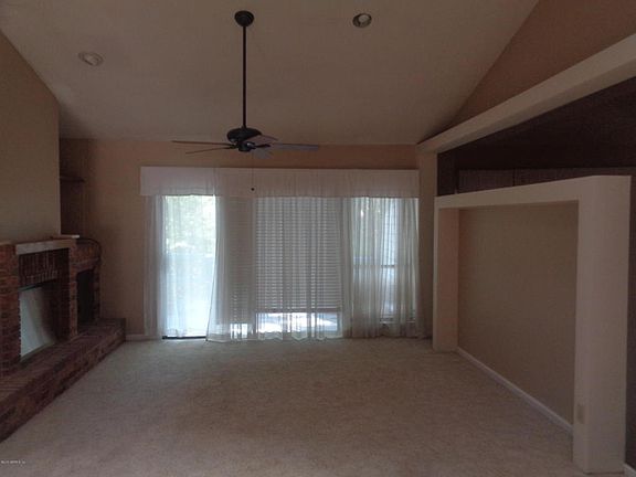 4th image of 582 Willow Oak Ln
