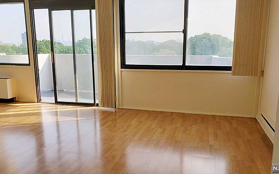 2nd image of 1600 Center Ave APT 9H