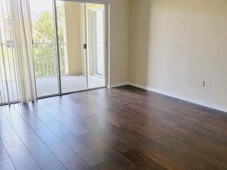 2640 S University Dr #222 — Photo 3