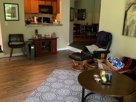 5th image of 1810 Zanzibar Ln N