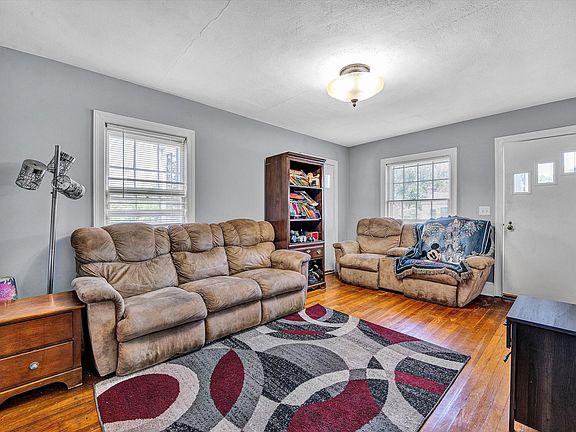 5th image of 200 Montview Ave