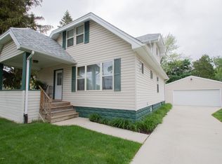 1119 Center St, Watertown, WI 53098
