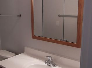 711 Rockledge Rd APT 4-S, Lawrence, KS 66049