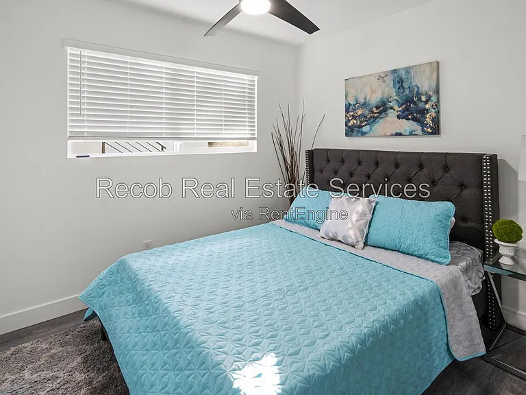 4988 Genesee Ave #4980 — Photo 6