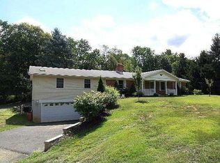 4452 Ridge Rd, Shepherdstown, WV 25443