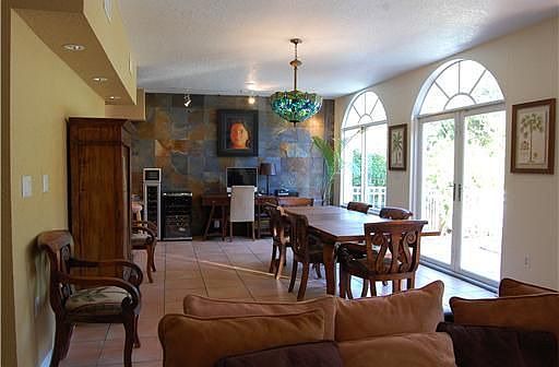 4th image of 3157 Royal Palm Ave