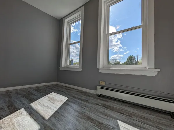 1273 Broadway, 1273 Broadway #2R, Watervliet, NY 12189