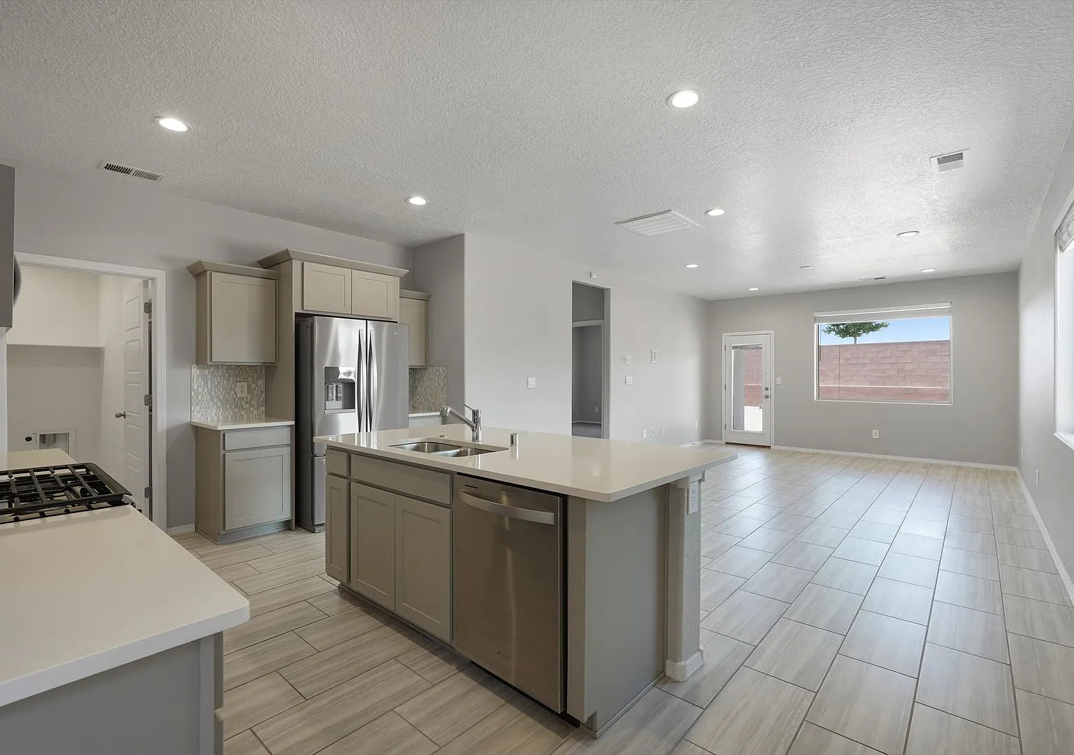 Rent Special! | Great Location! | Newer Modern Home| Spacious home and Yard | Move-In Ready!! — Photo 4