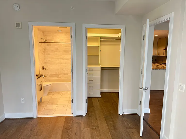 7171 Woodmont Ave #606 — Photo 6