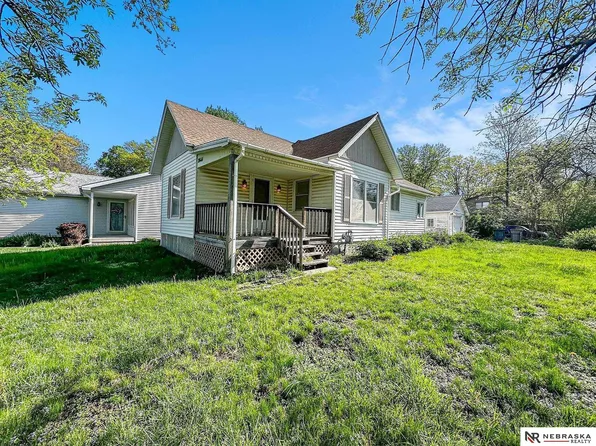 2644 S 52nd St NE, Lincoln, NE 68506