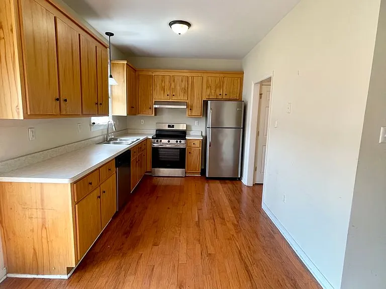 731 W Leigh St — Photo 6