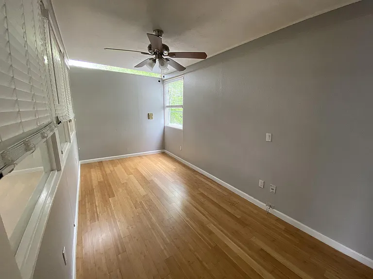 406 Hawthorne St — Photo 18