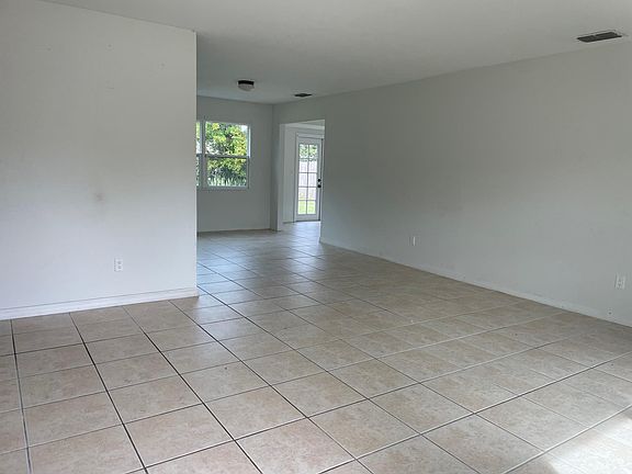 2nd image of 730 23rd Pl SW #730