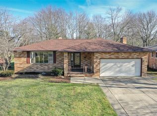 8265 Wesley Dr, Strongsville, OH 44136
