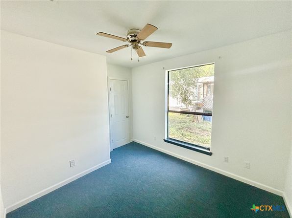 2511 Mumphord St, Victoria, TX 77901