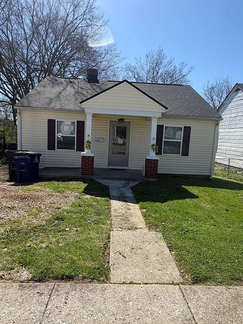 624 Addison Ave — Photo 1
