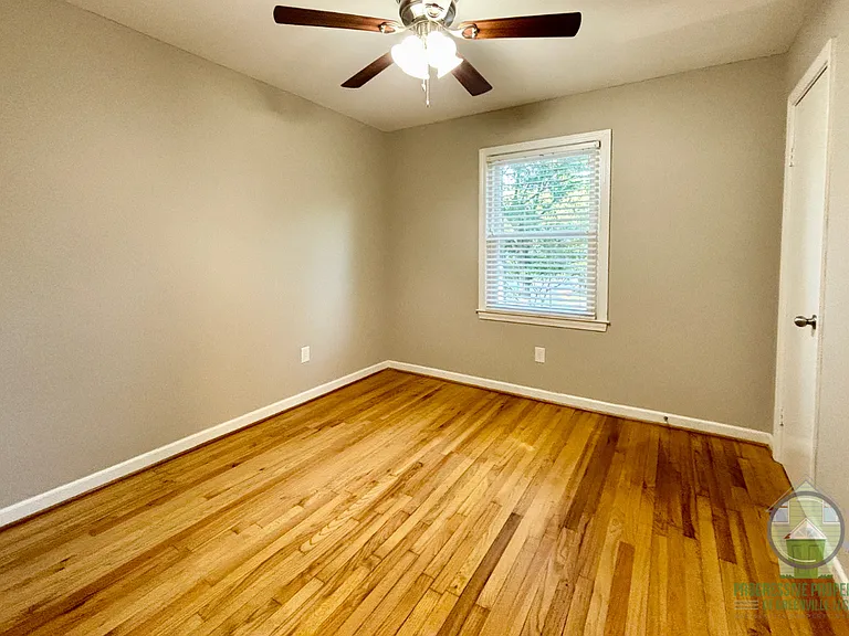 802 Hampton Ave #A — Photo 9