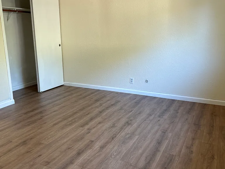 Minert Rd — Photo 12