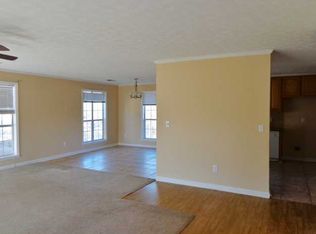 95 Lakeview Ct, Wetumpka, AL 36092