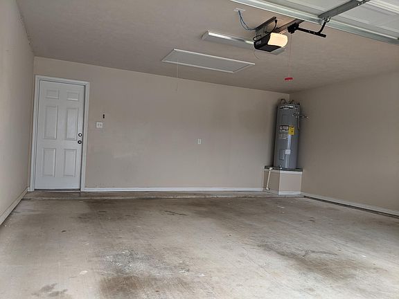 3rd image of 3509 Sarah Dr