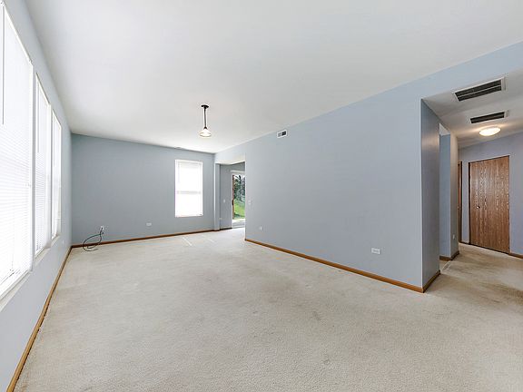 4th image of 3310 Bromley Ln #3310