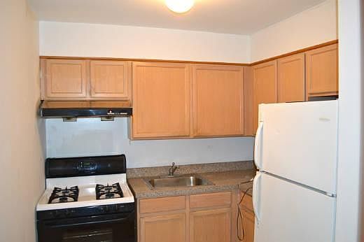 2nd image of 80 Maspeth Ave #2