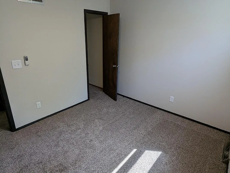645 Easton Pkwy — Photo 4