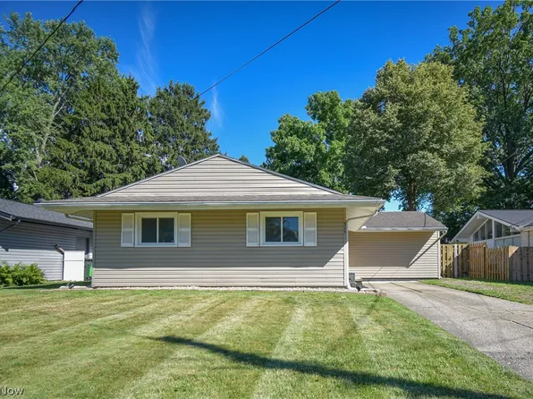 525 Abbyshire Dr, Berea, OH 44017