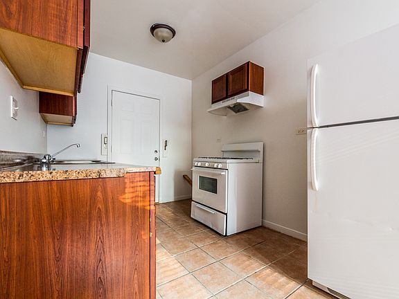 3rd image of 8514 S Crandon Ave #3