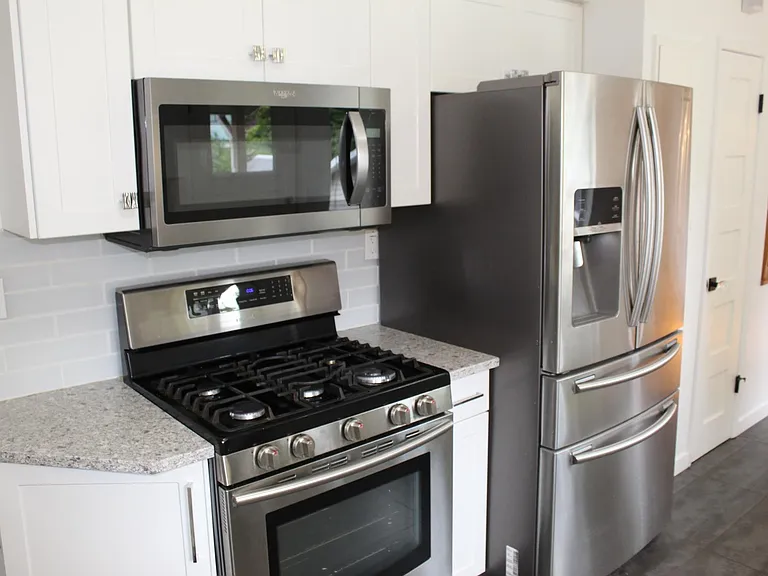 9686 Princess Dr #UPPER — Photo 7