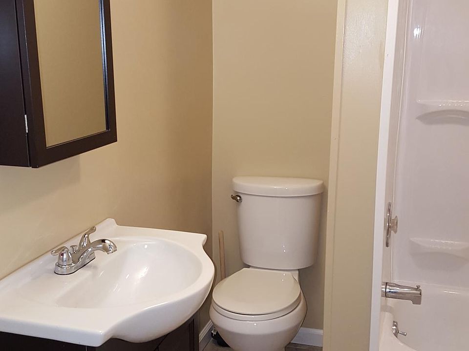 2nd image of 24 Clay St