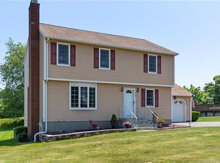 128 Raymond Rd, Rocky Hill, CT 06067