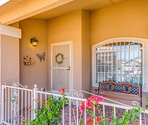 3rd image of 10320 Valle Del Mar Dr