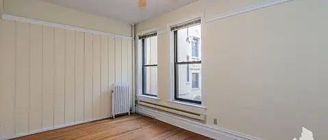 3rd image of 1220 N Dearborn St