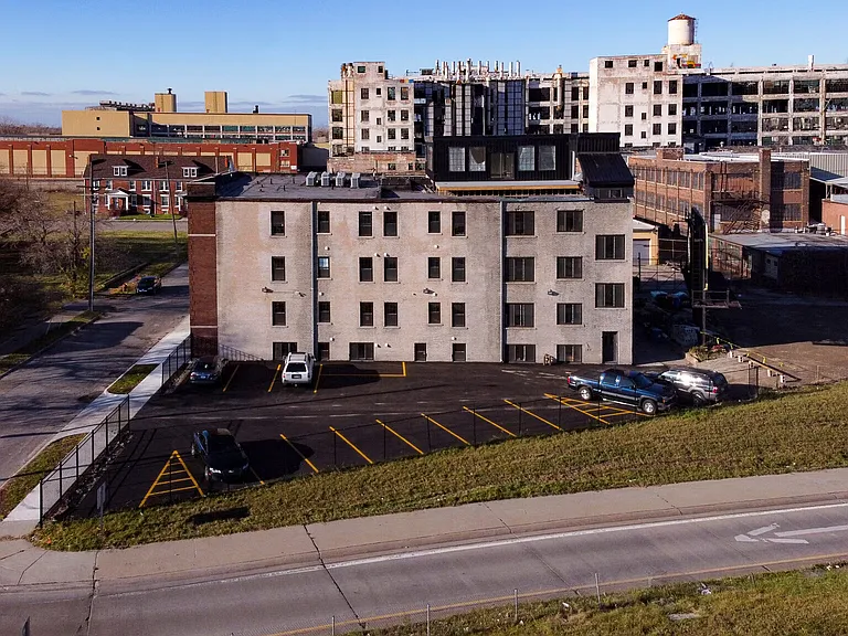 Elaine Lofts — Photo 33