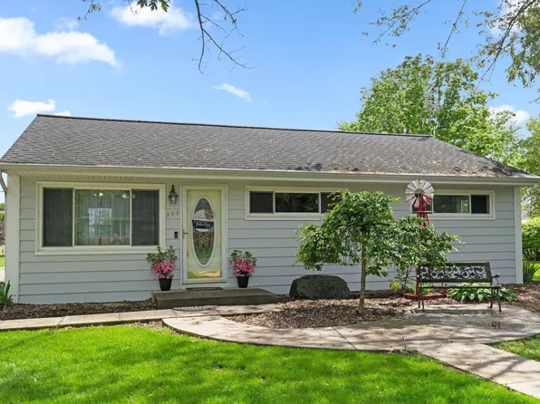 306 Parkway St, Berne, IN 46711