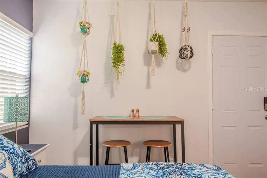 1 bed, 1.0 bath, 270 sqft, $1,600 — Photo 4