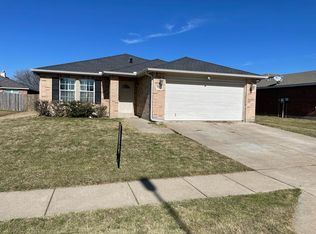 9012 Penny Ln, Fort Worth, TX 76123