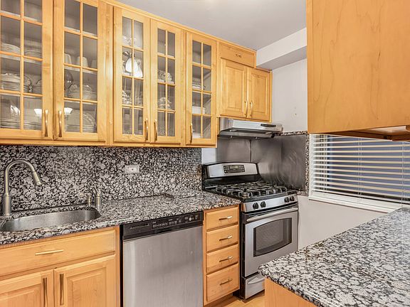 5th image of 61-25 97th St APT 3E
