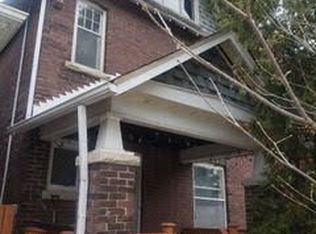 94 Barrington Ave #3, Toronto, ON M4C 4Z1