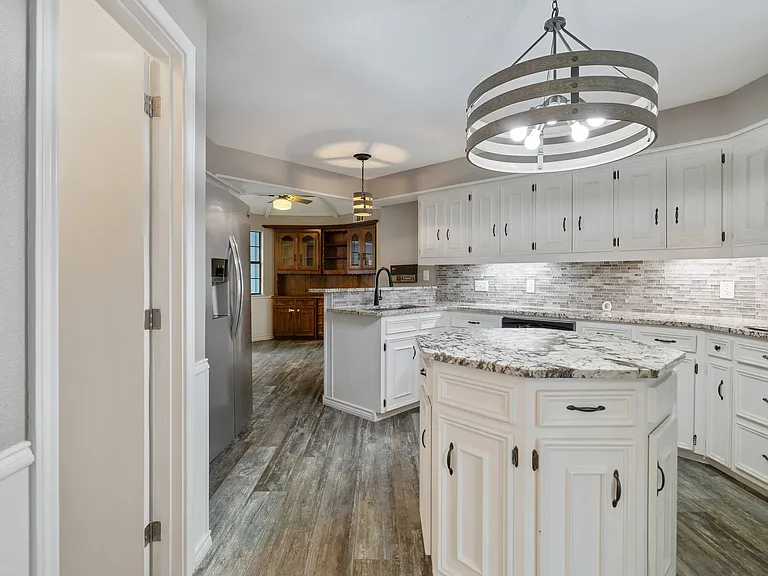 1527 Estates Way — Photo 9