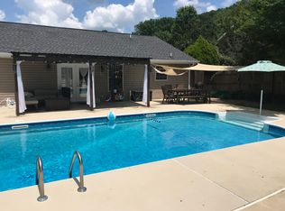 9582 Robinson Farm Rd, Ooltewah, TN 37363