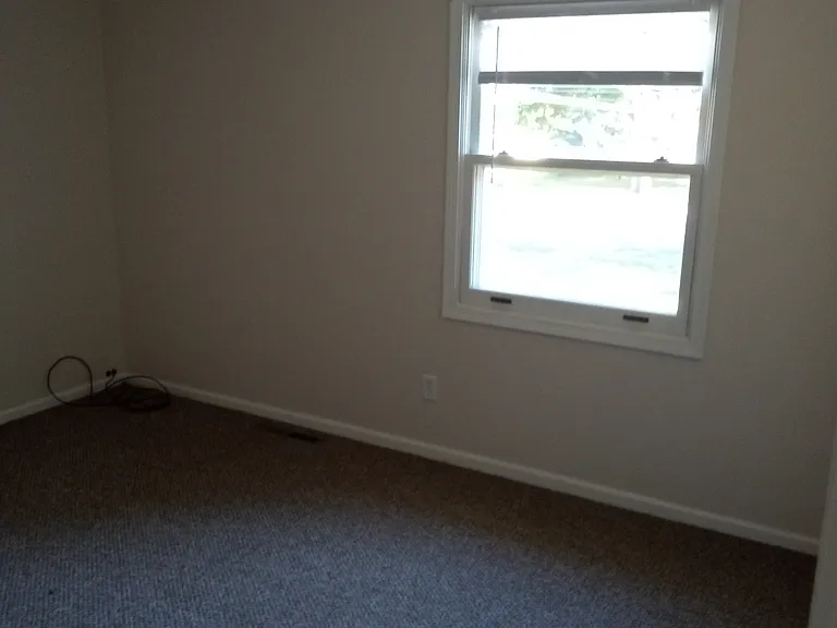 Master bedroom picture 2