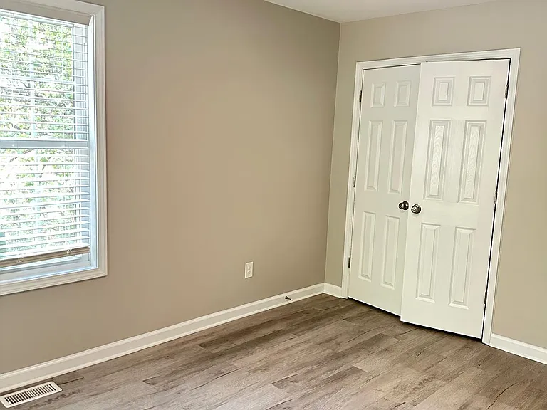 220 Bladen St — Photo 18