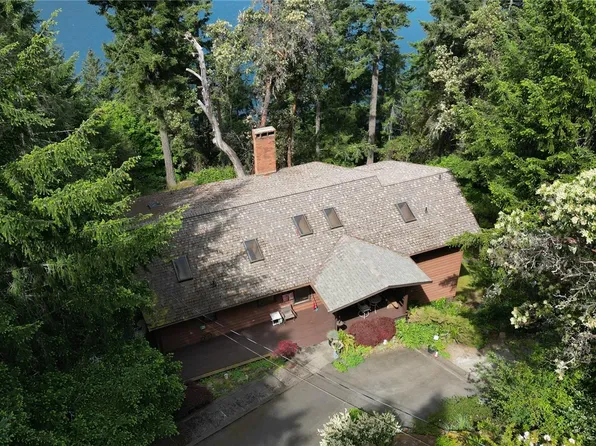 250 S Bank Dr, Salt Spring Island, BC V8K 1M7