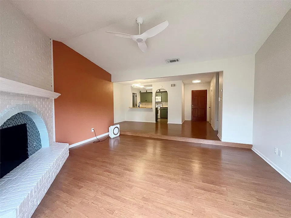 8702 Dawnridge Cir