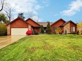 115 Randwood Dr, Getzville, NY 14068