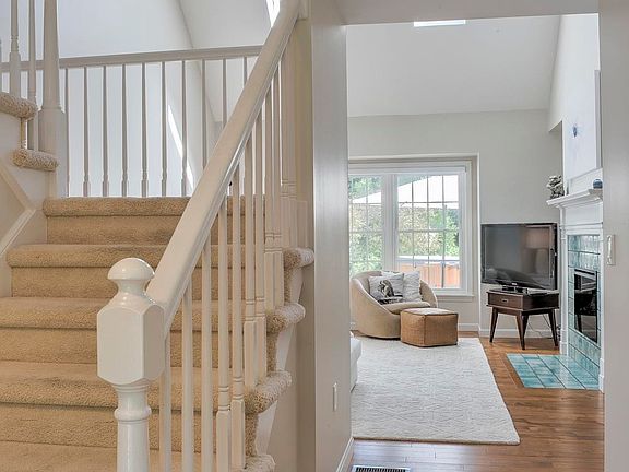 4th image of 6 James Hill Drive