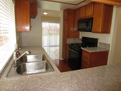 3rd image of 540 La Bonita Ave