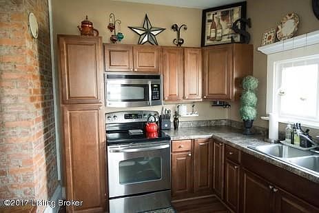 5DFA3978F3DA423AB78BB7E750549418